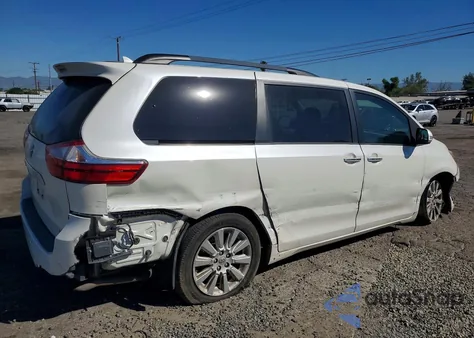 2015 Toyota Sienna Limited Premium 7-Passenger z USA, uszkodzony, nr VIN 5TDYK3DC1FS559677